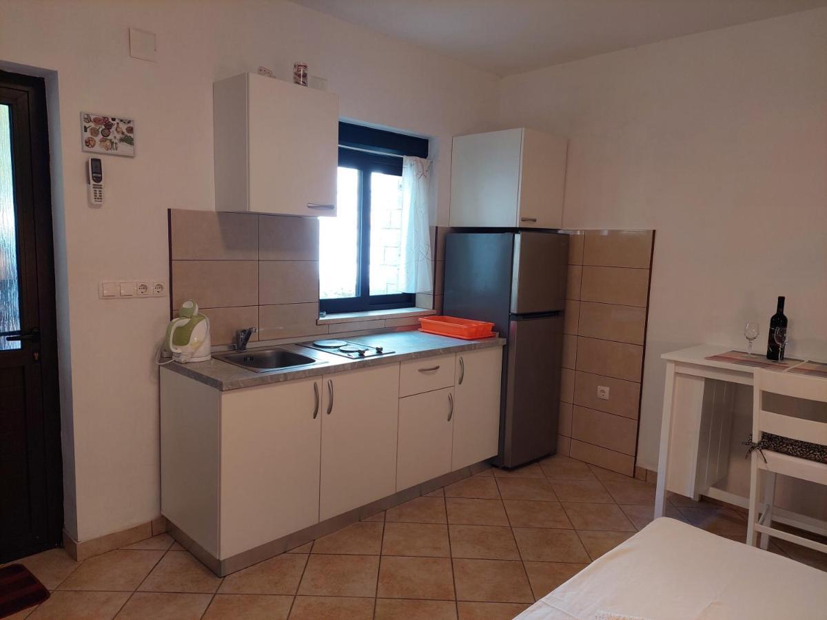 Apartments Nenad & Marija Pag Town Zewnętrze zdjęcie