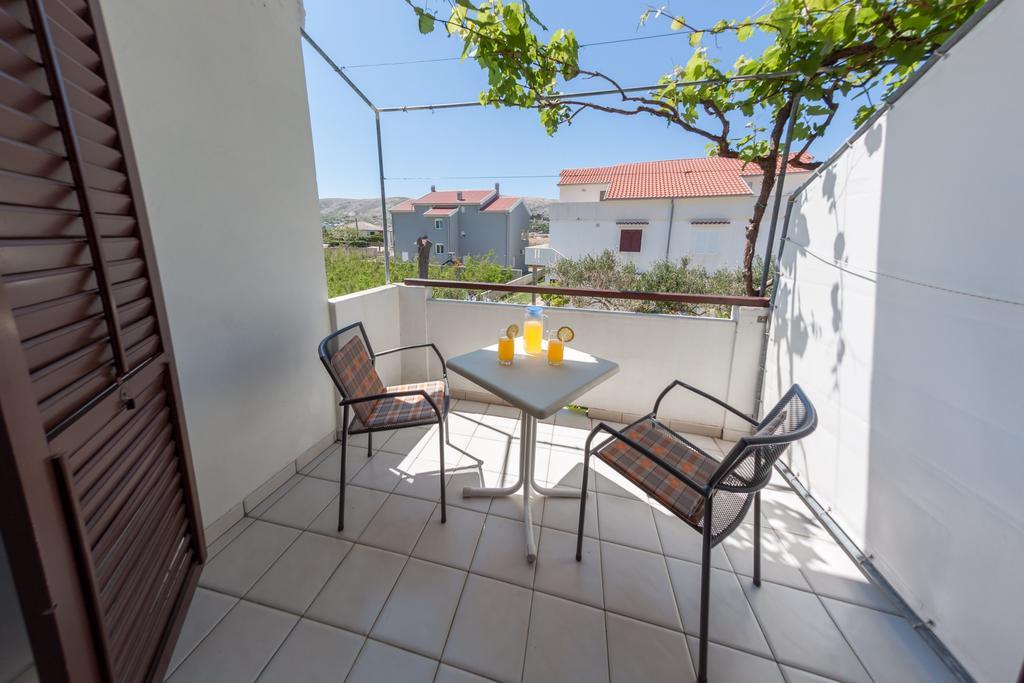 Apartments Nenad & Marija Pag Town Zewnętrze zdjęcie